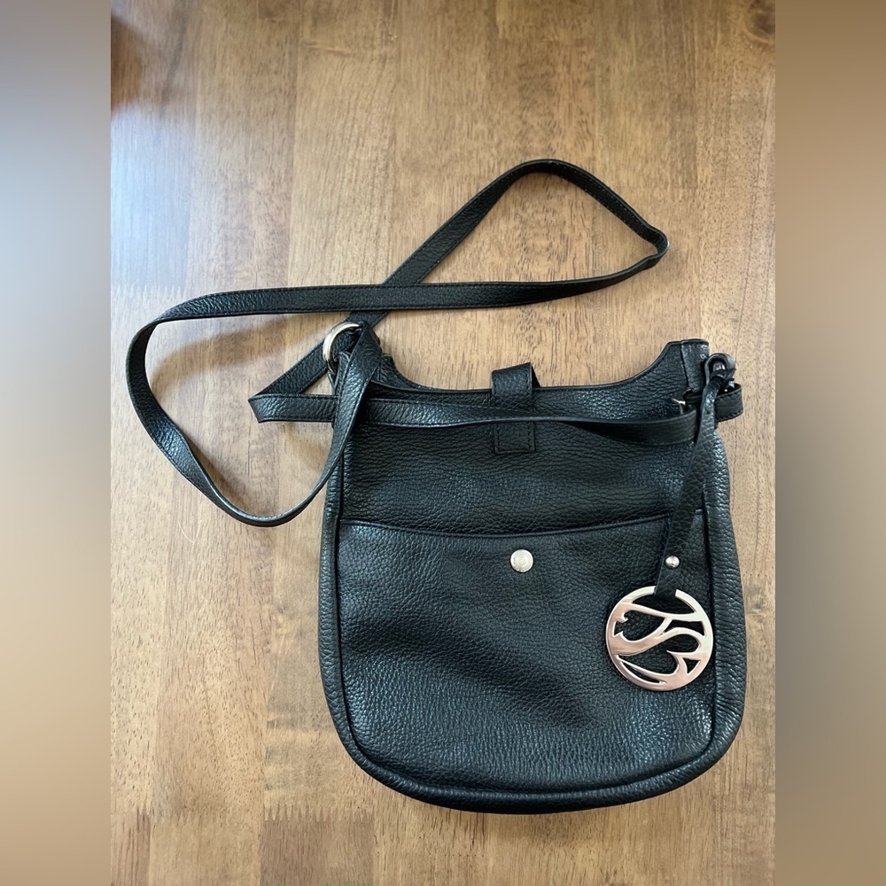 Tosca Blu Black Pebble Leather Classic Crossbody Purse